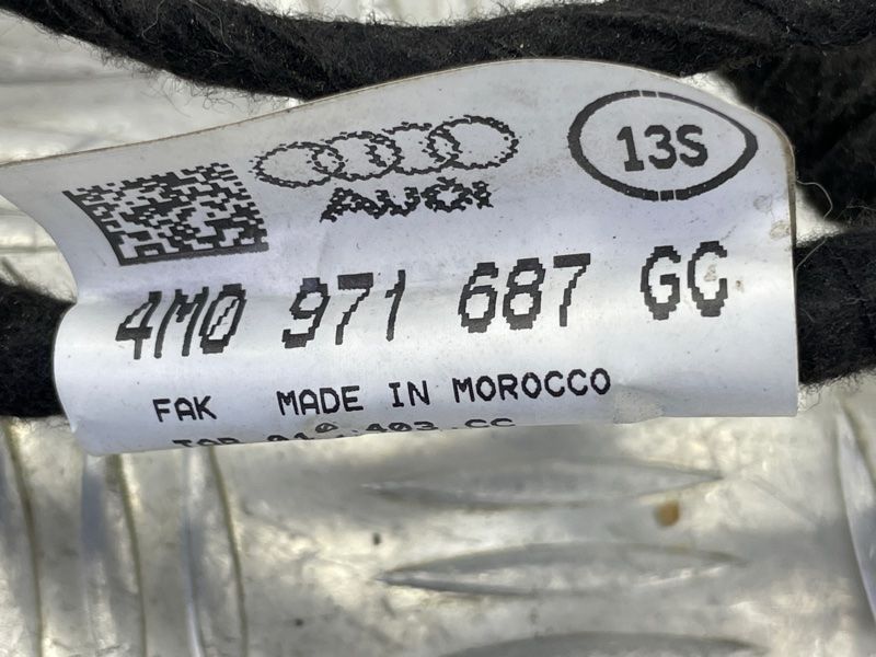 Проводка двери 4M0971687GC Audi Q7