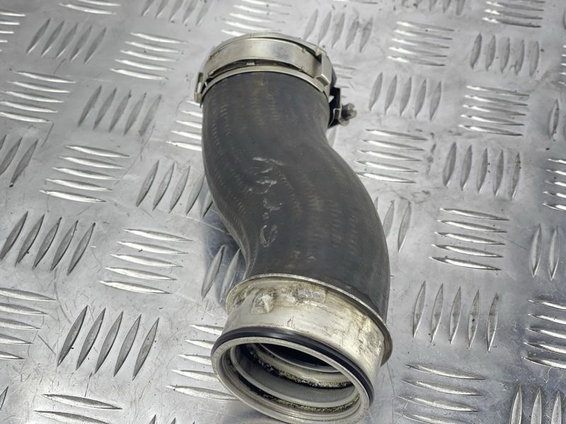 Патрубок 7L6145708H Volkswagen Touareg