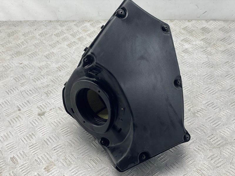 Корпус повітряного фільтра 8W0133835F Audi A4 Allroad