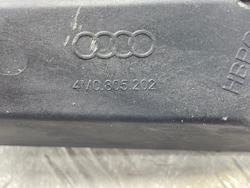 Кріплення радіатора 4M0805202 Audi Q7
