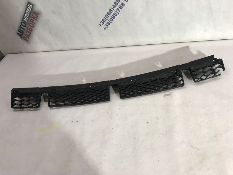 Кронштейн заднего бампера 7P6807863A Volkswagen Touareg