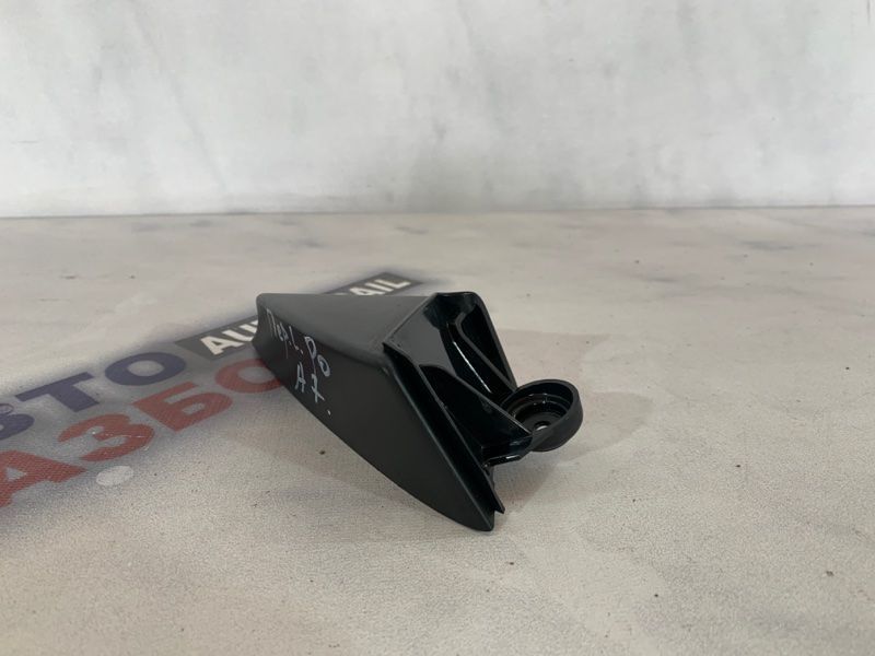 Угловая накладка зеркала двери внутренняя 4G88575064PK Audi A7