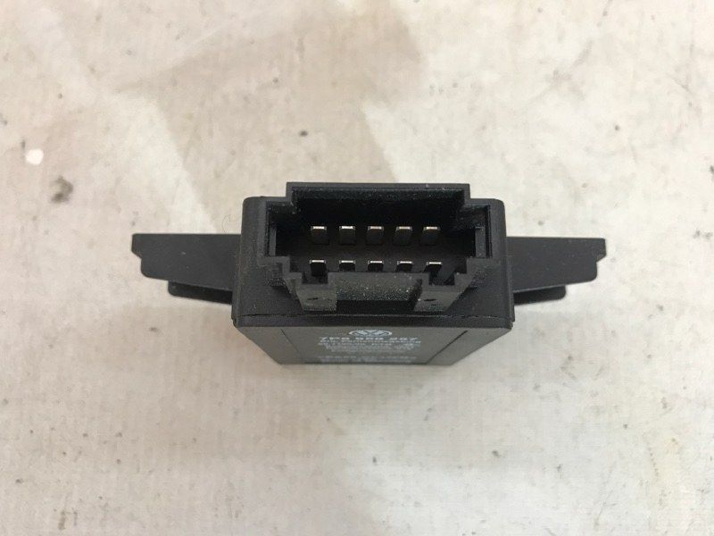 Блок розблокування спинки сидіння 7P6959257 Volkswagen Touareg