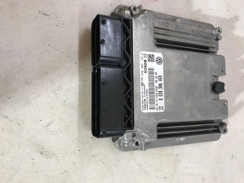 Блок управления двигателем 03H906023B Volkswagen Touareg