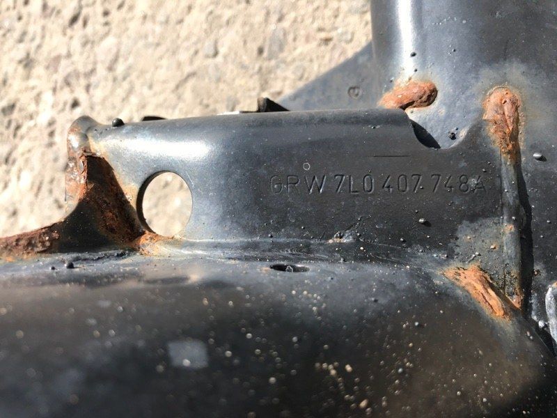 Підрамник передній 7P0400025 Volkswagen Touareg
