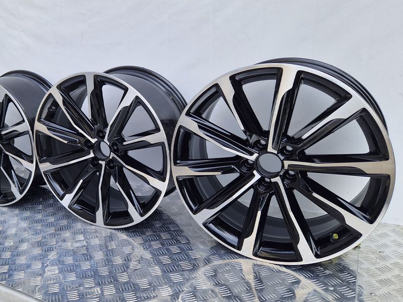 Комплект дисків 8.5JX19H2 ET32 5/112 4G8601025AF Audi A7, Audi RS7, Audi S7