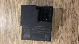 Блок управления электропривода регулировки спойлера 4G8959252 Audi A7