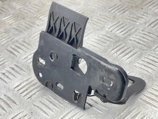 Стопорный крюк капота 3C8823480B Volkswagen CC