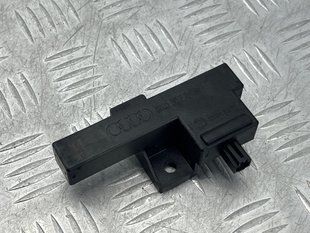 Антенна бесключевого доступа (KESSY) 8K0907247 Audi A8 Audi A4, Audi A4 Allroad, Audi A5, Audi A6, Audi A7, Audi A8, Audi Q5, Audi RS5, Audi RS7, Audi S4, Audi S5, Audi S6, Audi S7, Audi S8, Audi SQ5