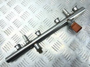 Топливная рампа 06H133317D Audi A4 Allroad