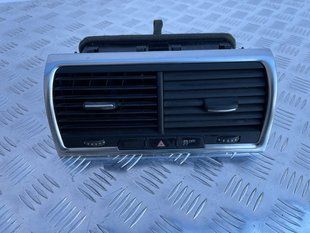 Дефлектор повітропроводу центральний 4L0820951P3Q7 Audi Q7