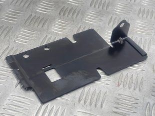 Кронштейн пояса кузова 4K8813384B Audi A6