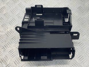 Кріплення блоку керування 8R0035209B Audi Q5