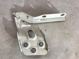 Петля капота 7P6823301 Volkswagen Touareg