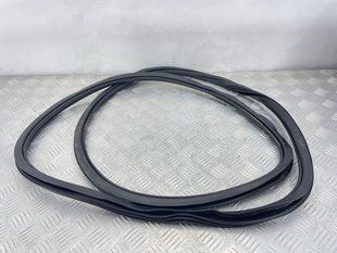 Уплотнитель двери внутренний 4M0831721A Audi Q7