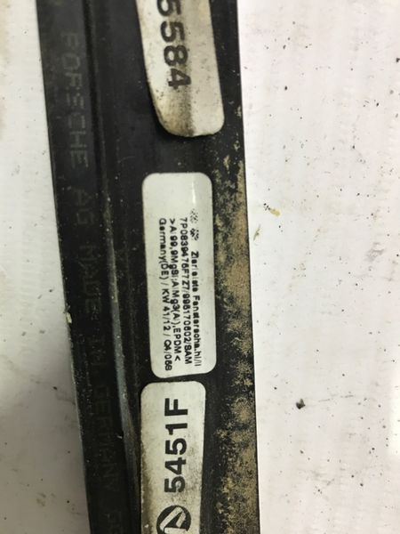 Молдинг дверей 7P0839476F Volkswagen Touareg