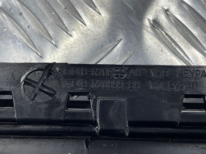 Накладка двери Ford Edge
