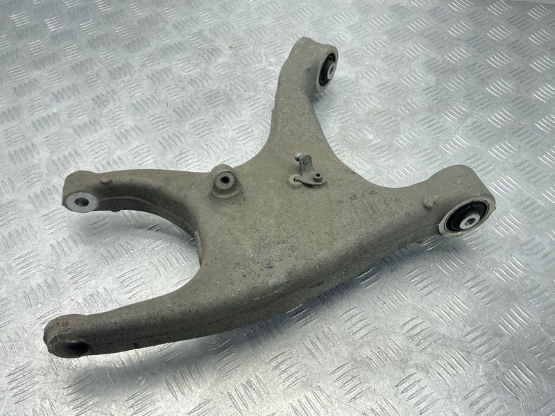 Рычаг задней подвески нижний 8R0505311F Audi A7