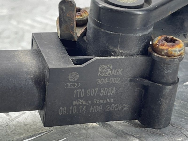 Датчик положення кузова 8R0941309C Audi Q5