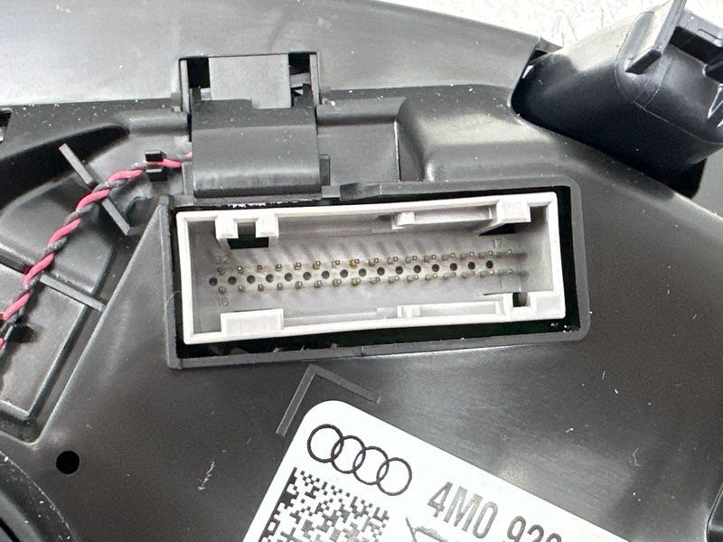 Комбинация приборов / Спидометр Audi Q7