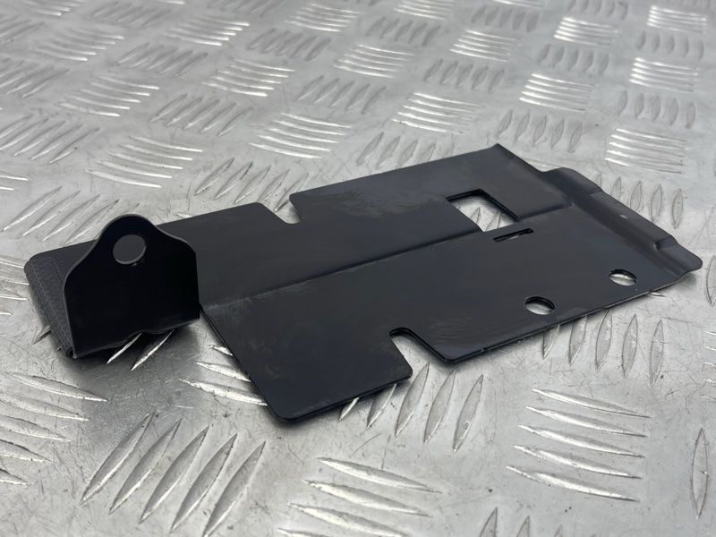 Кронштейн пояса кузова 4K8813384B Audi A6
