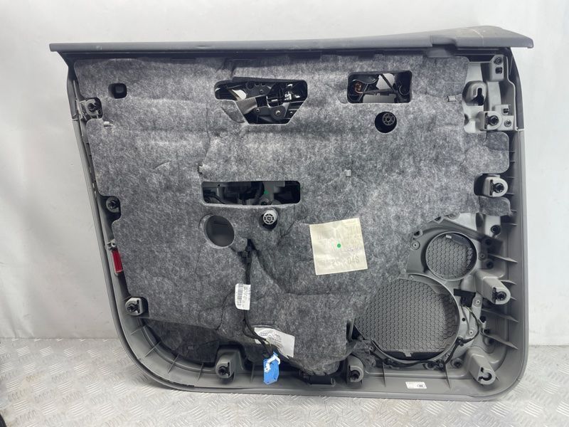 Обшивка дверей 4M0867104BFUT Audi Q7