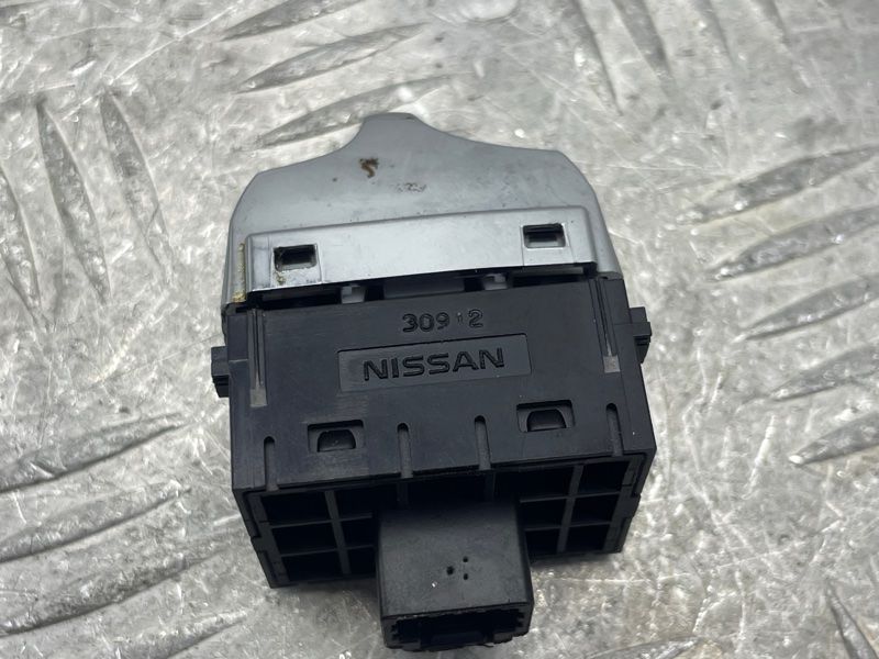 Кнопка склопідйомника 255364GA0A Infiniti Q50