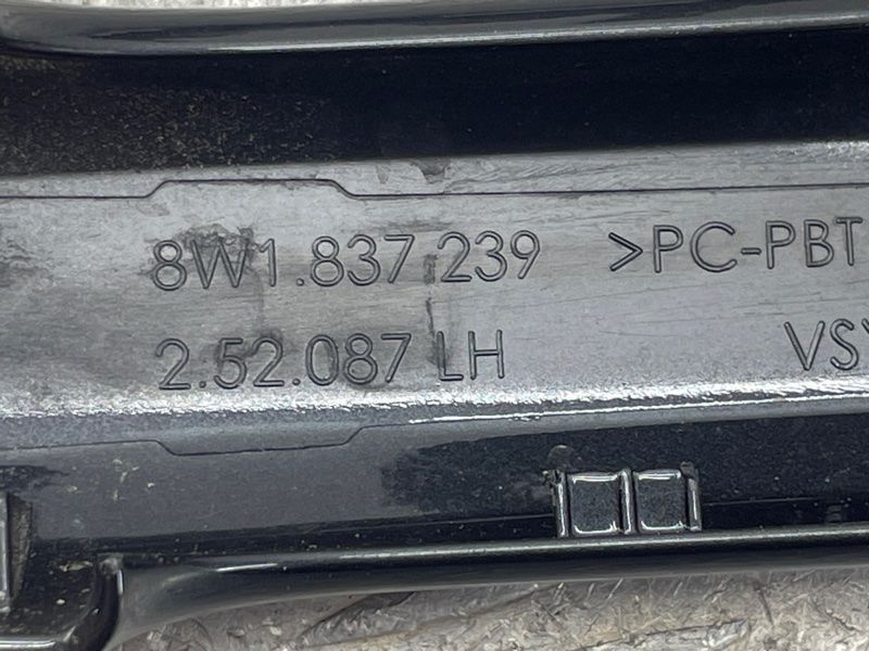 Ручка двери внешняя 8W1837239 Audi A4