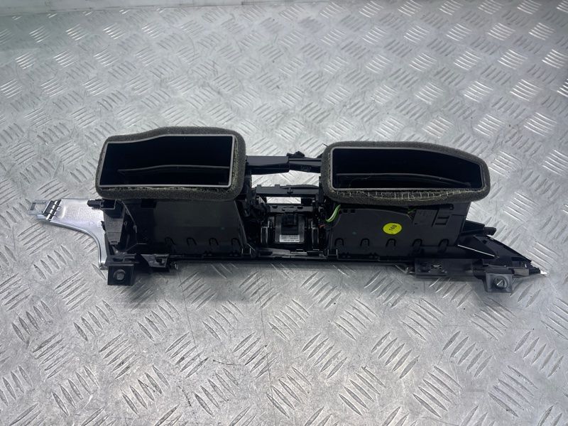 Дефлектор панелі приладів центральний 4G1820951J6PS Audi A7 Audi A6, Audi A7, Audi RS7, Audi S6, Audi S7