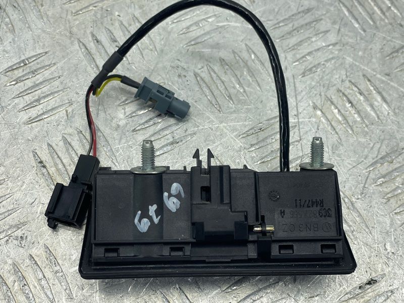 Кнопка замка кришки багажника з камерою 3C9827566A Volkswagen Touareg