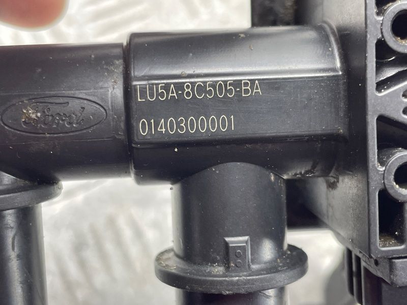 Насос повітряний LU5A8C505BA Ford Escape