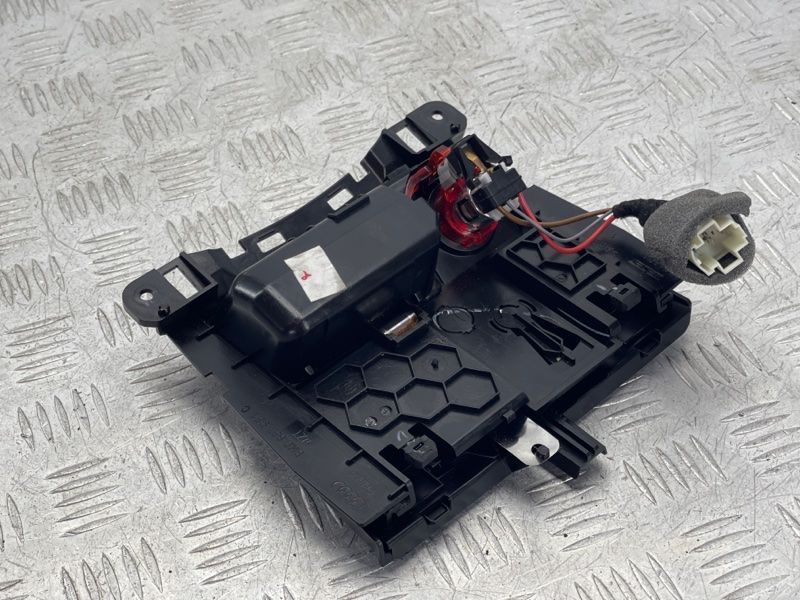 Попільничка 8K0857951CV10 Audi Q5