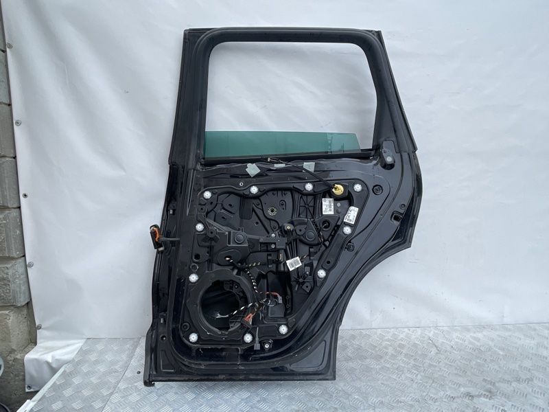 Двері 7P0833056A Volkswagen Touareg