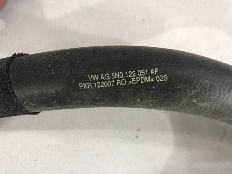 Патрубок 5N0122051AF Volkswagen Tiguan