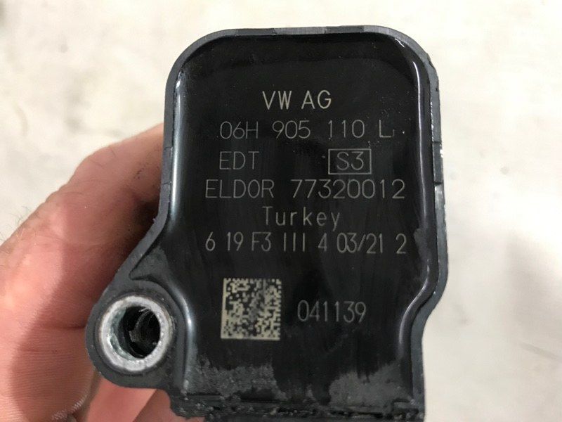 Катушка зажигания 06H905110L Audi Q7