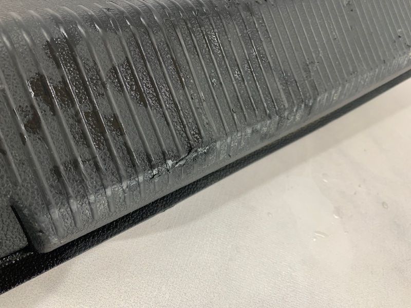 Накладка багажника 561863459 Volkswagen Passat