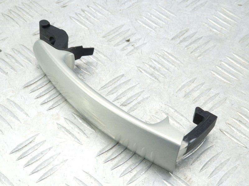Ручка дверей зовнішня 5N0837205M Volkswagen Tiguan