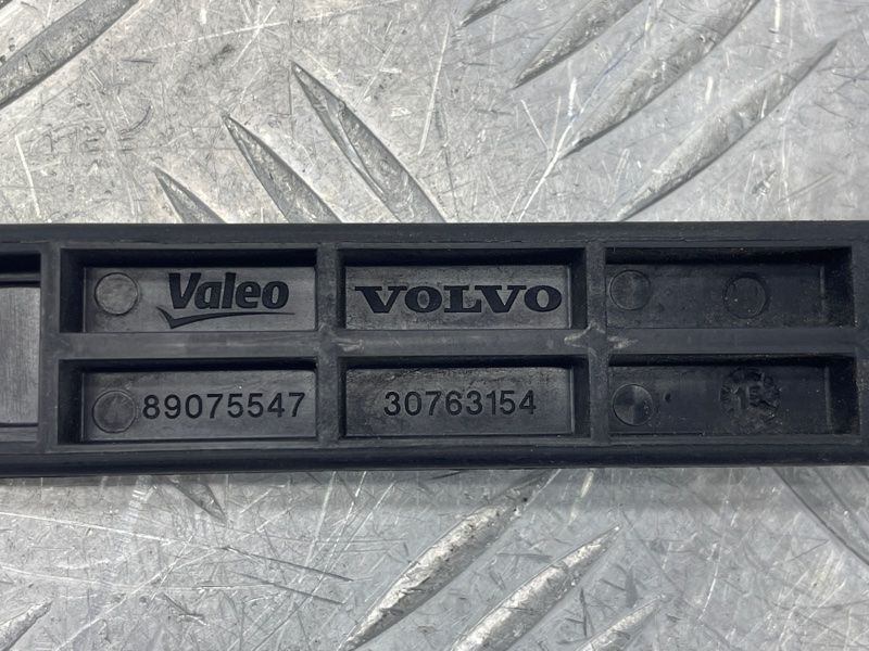 Кріплення фари 30763154 Volvo XC60