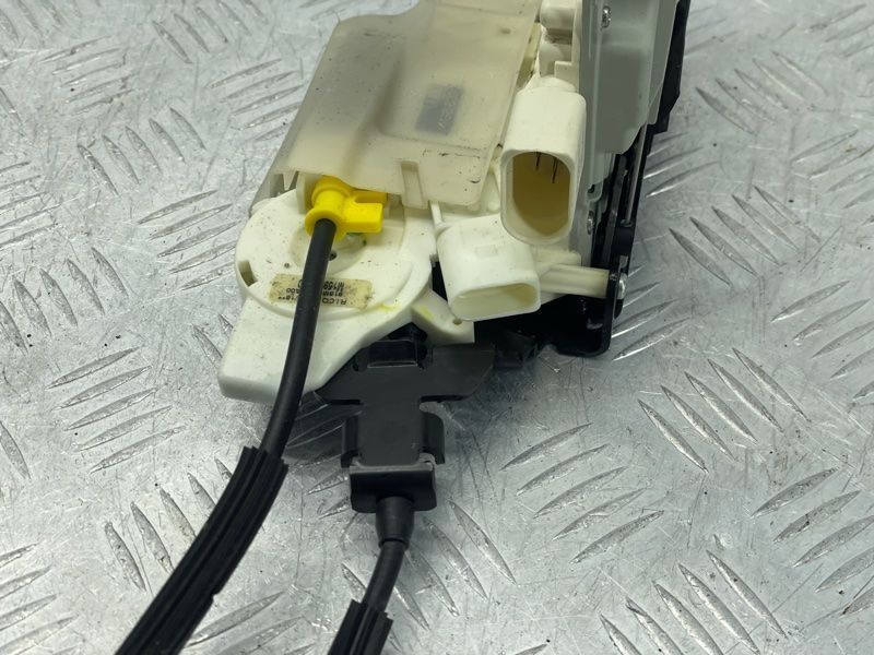 Замок двери 4G8839016 Audi A7