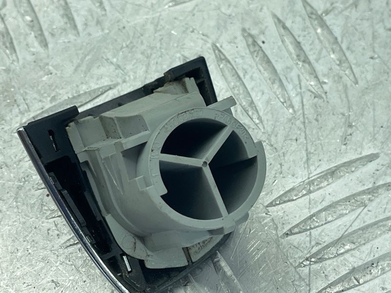 Ковпачок ручки дверей з хромованою накладкою 4H0837879C Audi A7
