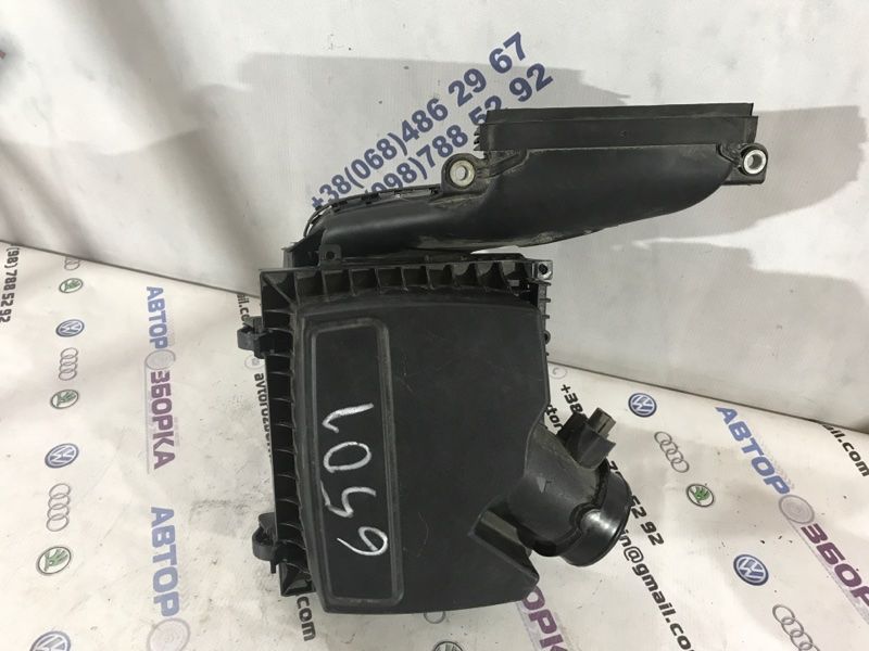 Корпус повітряного фільтра HS739600LC Ford Fusion