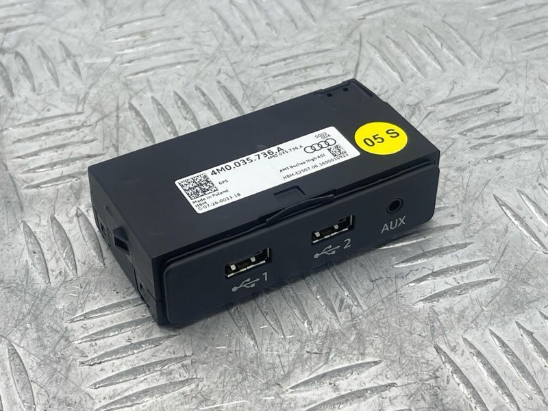 Блок USB 4M0035736A Audi Q7
