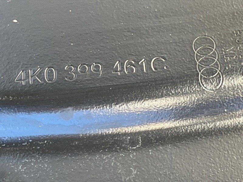 Кронштейн 4K0399461C Audi A6