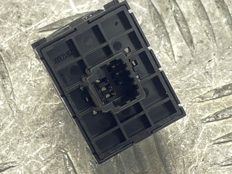 Кнопка склопідйомника 255364GA0A Infiniti Q50