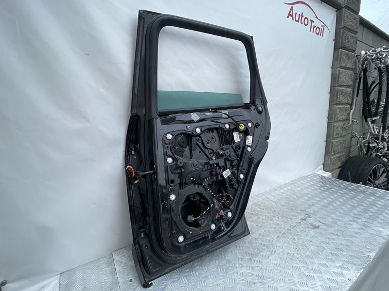 Двері 7P0833056A Volkswagen Touareg