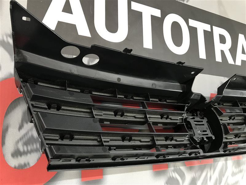 Решітка радіатора 5NA853651 Volkswagen Tiguan