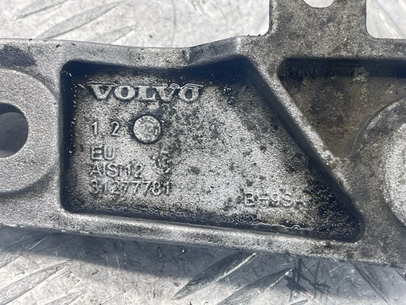 Кронштейн Volvo XC60
