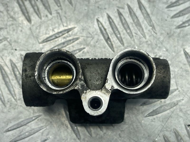 Регулятор температури масла 7L0317027A Audi Q7