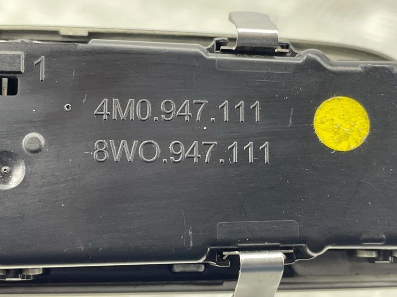 Плафон освітлення салону 4M0947111 Audi Q7