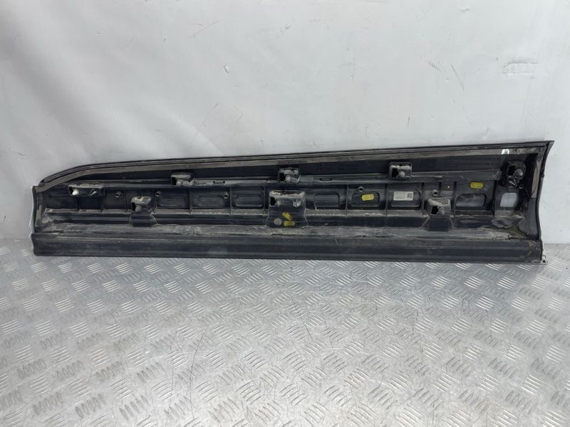 Накладка двери 4M0853960G Audi Q7